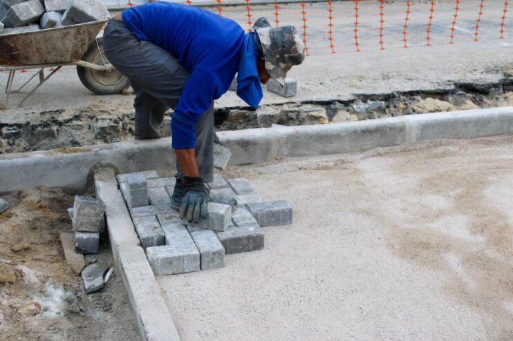 Prefeito Jânio Natal visita obras de requalificação da Rua Pero Vaz de Caminha e Praça ACM 14