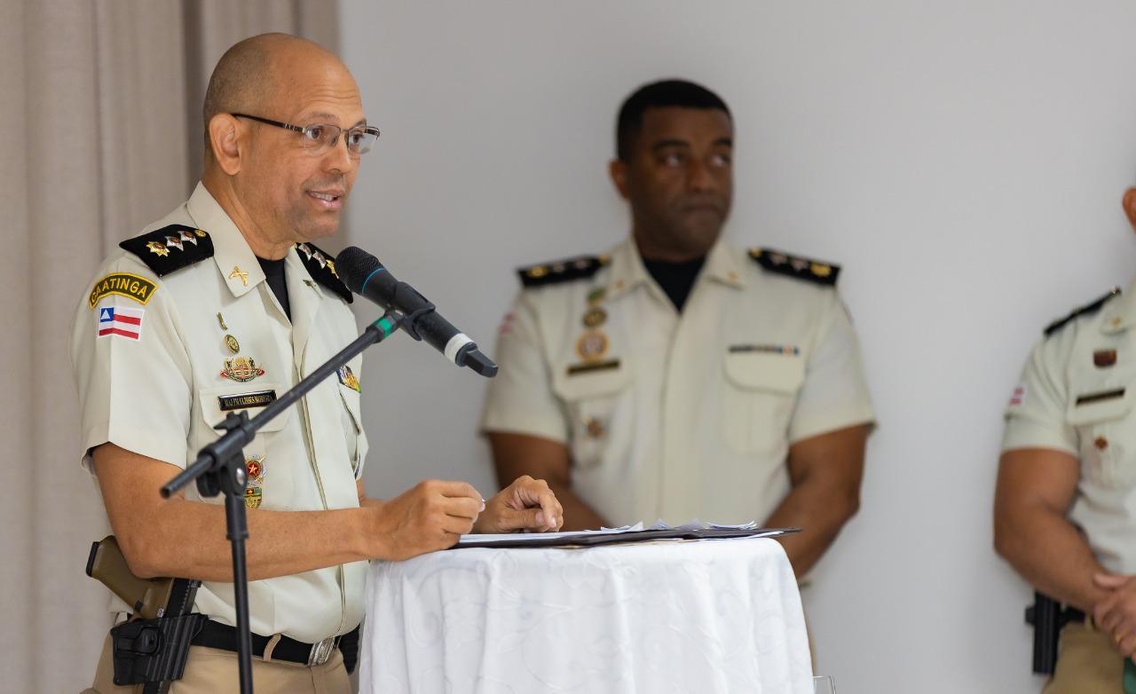 Eunápolis realiza Solenidade de Assunção do 28º BPM, conquista viabilizada por articulação política de Cláudia e Robério Oliveira 10