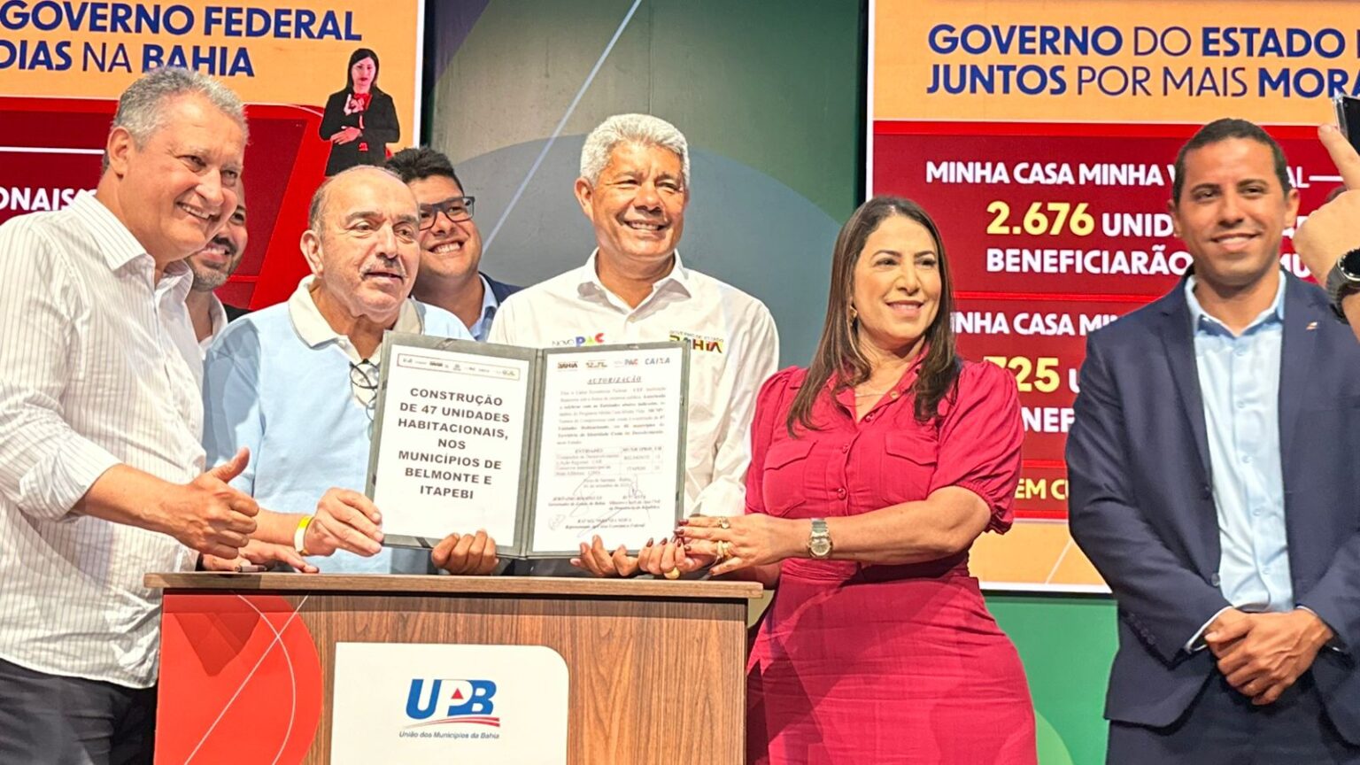 Deputada Cláudia Oliveira celebra novas unidades do Minha Casa, Minha Vida para Itapebi e Belmonte Deputada Cláudia Oliveira celebra novas unidades do Minha Casa, Minha Vida para Itapebi e Belmonte 7