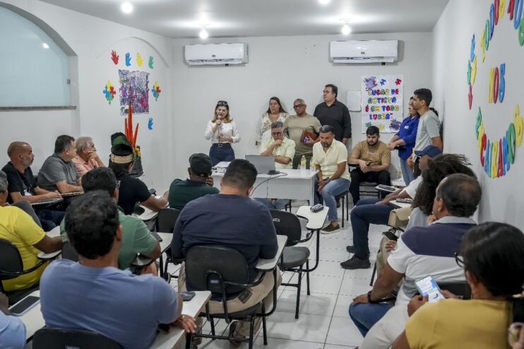 WhatsApp Image 2025-09-02 at 22.46.01 (2) Prefeito reúne secretariado e anuncia obras e apoio a produção cinematográfica em Porto Seguro 15