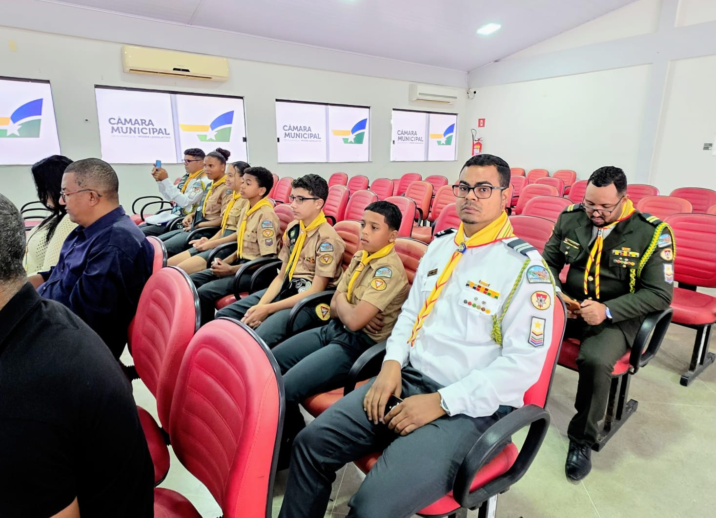 Câmara de Eunápolis aprova criação do Dia Municipal dos Desbravadores 24