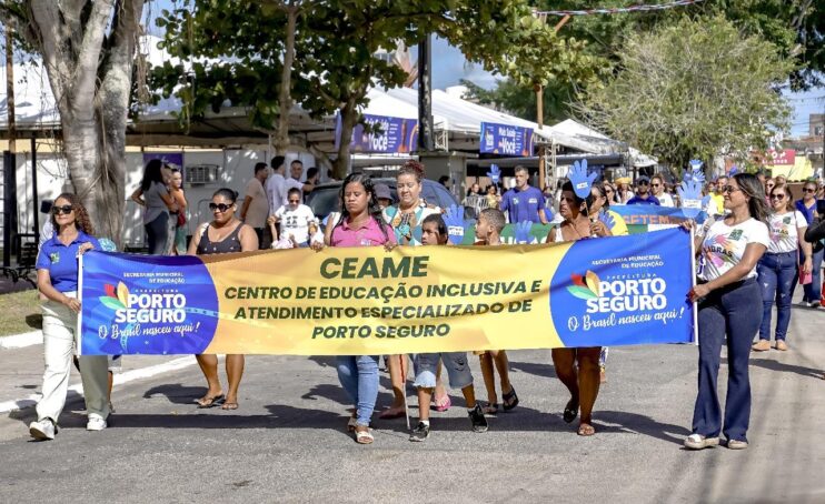 População vai às ruas assistir ao desfile da Independência, no Baianão 29