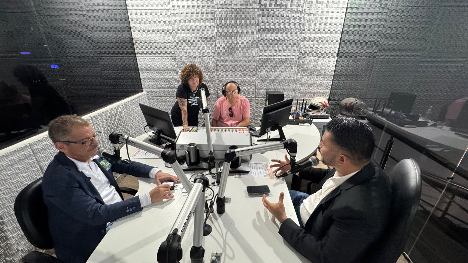 Vice-prefeito e secretário anunciam show de Durval Lelis marcando reinício das obras da Ponte Litoral Sul 12