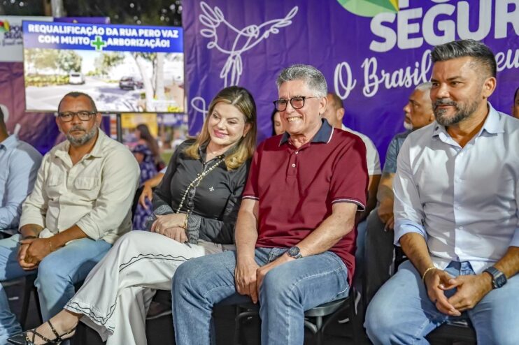 Prefeito Jânio Natal assina ordem de serviço para revitalização completa com arborização da Rua Pero Vaz de Caminha, no Centro 22