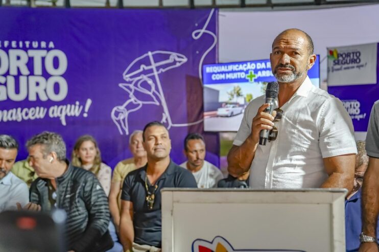 Prefeito Jânio Natal assina ordem de serviço para revitalização completa com arborização da Rua Pero Vaz de Caminha, no Centro 20