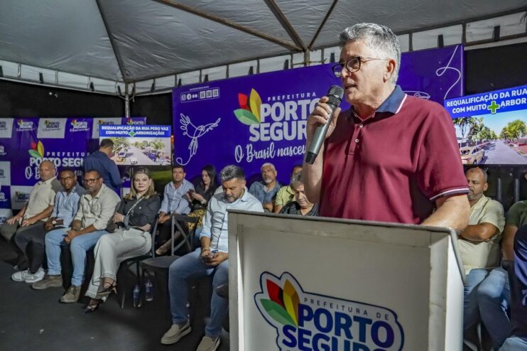 Prefeito Jânio Natal assina ordem de serviço para revitalização completa com arborização da Rua Pero Vaz de Caminha, no Centro 12