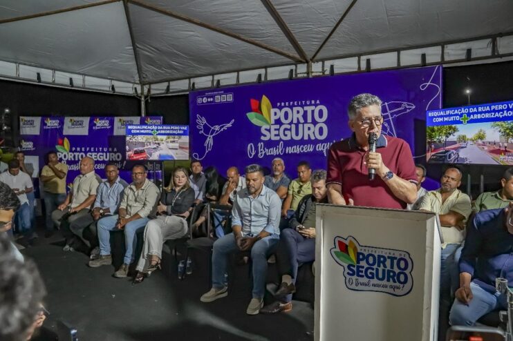 Prefeito Jânio Natal assina ordem de serviço para revitalização completa com arborização da Rua Pero Vaz de Caminha, no Centro 15