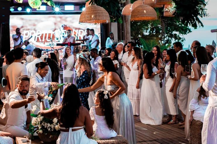Cena de casamento em Trancoso é gravada para filme “Deixe-me Viver”, confirmando Porto Seguro como a Capital Mundial de Casamentos à Beira-Mar 22