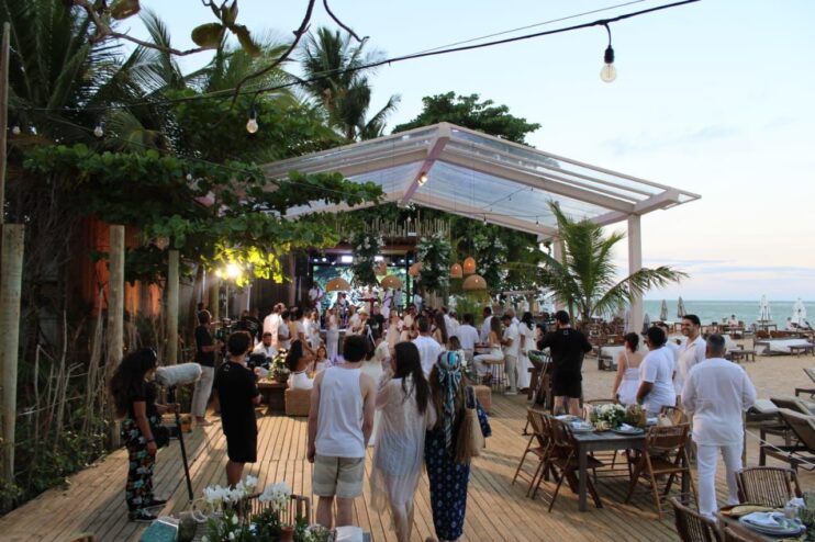 Cena de casamento em Trancoso é gravada para filme “Deixe-me Viver”, confirmando Porto Seguro como a Capital Mundial de Casamentos à Beira-Mar 20