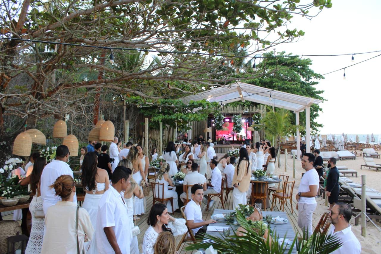 Cena de casamento em Trancoso é gravada para filme “Deixe-me Viver”, confirmando Porto Seguro como a Capital Mundial de Casamentos à Beira-Mar 6
