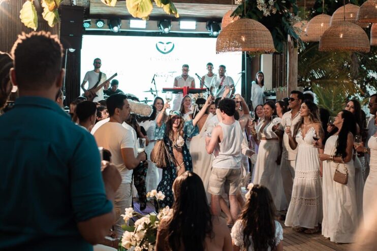 Cena de casamento em Trancoso é gravada para filme “Deixe-me Viver”, confirmando Porto Seguro como a Capital Mundial de Casamentos à Beira-Mar 13