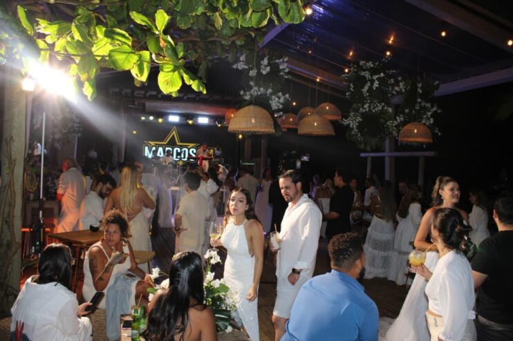 Cena de casamento em Trancoso é gravada para filme “Deixe-me Viver”, confirmando Porto Seguro como a Capital Mundial de Casamentos à Beira-Mar 15