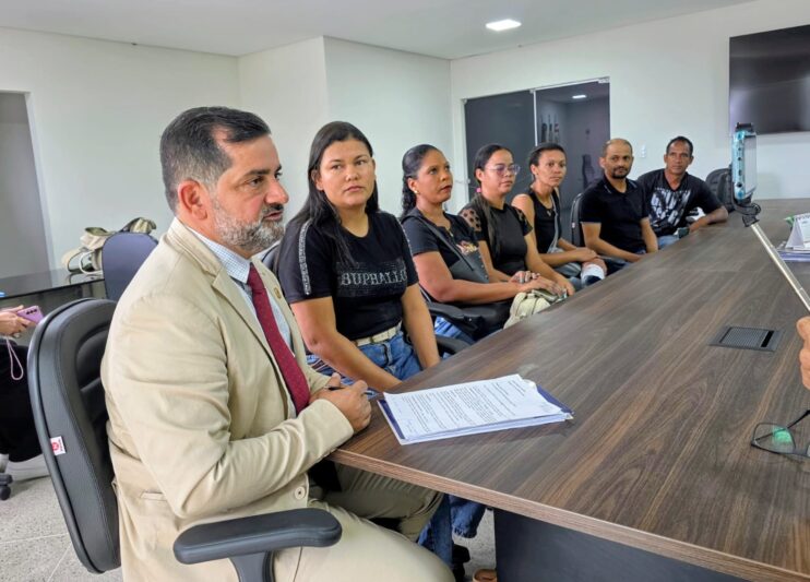 Moradores do Ponto Maneca são recebidos pelo presidente da Câmara de Eunápolis e cobram melhorias para a comunidade 4