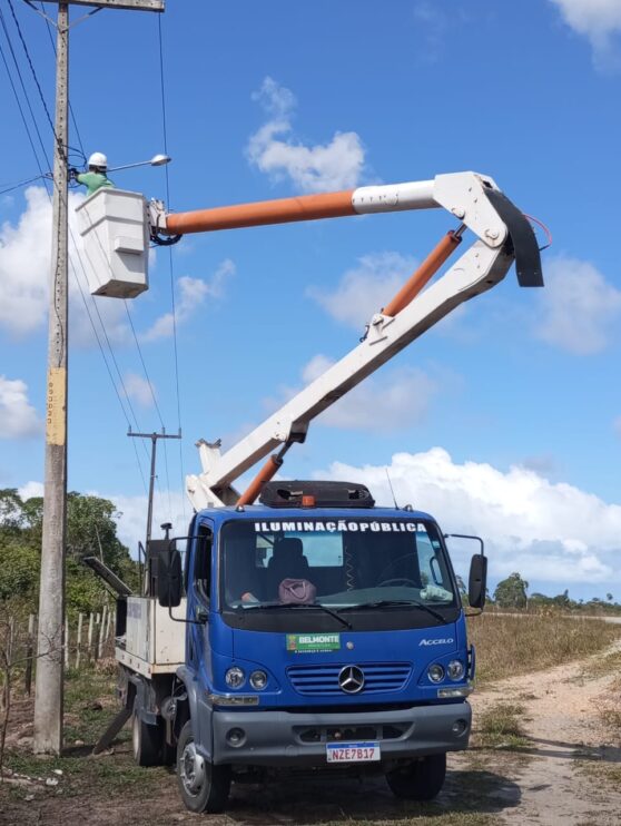 WhatsApp Image 2025-09-20 at 15.06.09 (1) Prefeitura de Belmonte reforça compromisso com a população e amplia serviços de iluminação pública 43