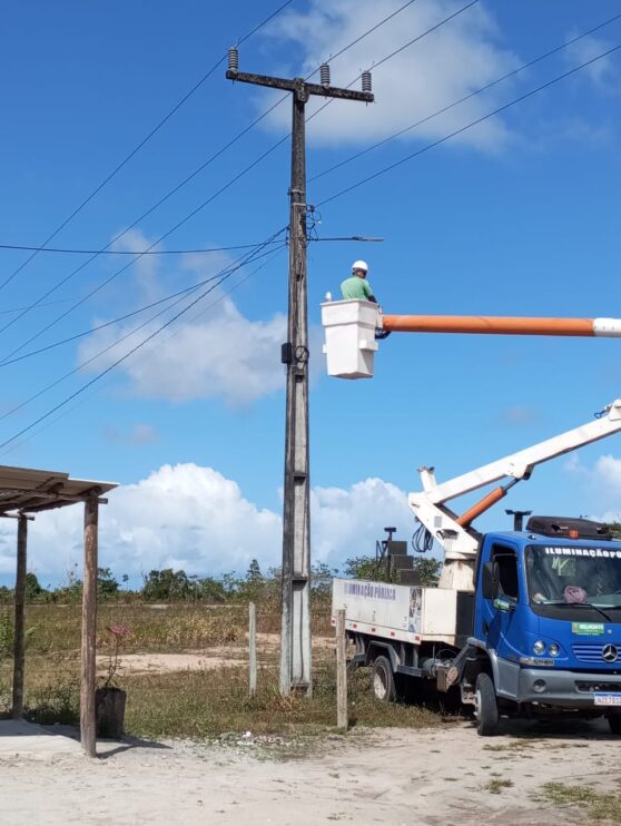 WhatsApp Image 2025-09-20 at 15.06.09 (2) Prefeitura de Belmonte reforça compromisso com a população e amplia serviços de iluminação pública 42