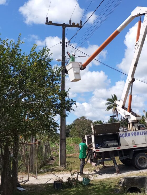 WhatsApp Image 2025-09-20 at 15.06.10 (2) Prefeitura de Belmonte reforça compromisso com a população e amplia serviços de iluminação pública 39