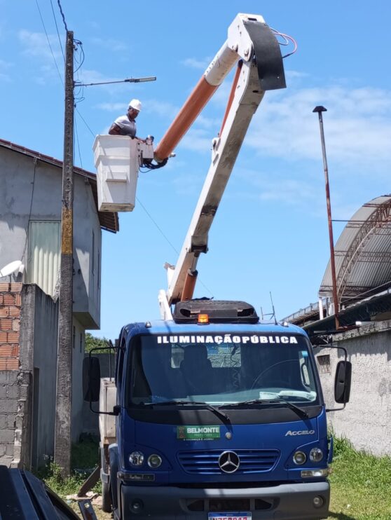 WhatsApp Image 2025-09-20 at 15.06.13 (1) Prefeitura de Belmonte reforça compromisso com a população e amplia serviços de iluminação pública 29