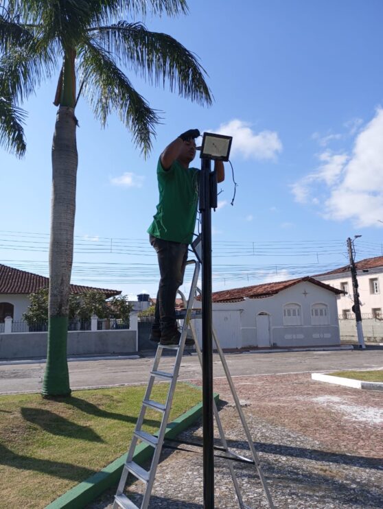 WhatsApp Image 2025-09-20 at 15.06.13 (2) Prefeitura de Belmonte reforça compromisso com a população e amplia serviços de iluminação pública 28