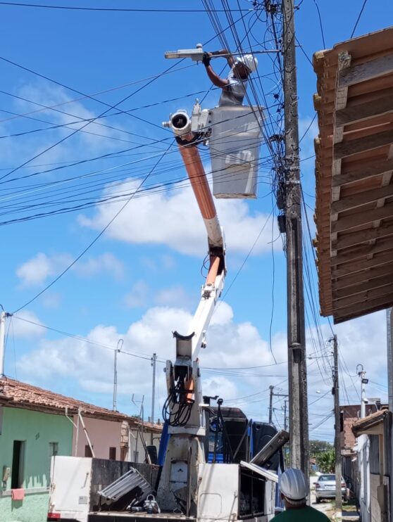 WhatsApp Image 2025-09-20 at 15.06.13 (3) Prefeitura de Belmonte reforça compromisso com a população e amplia serviços de iluminação pública 27