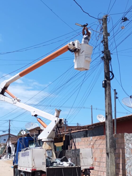 WhatsApp Image 2025-09-20 at 15.06.15 (1) Prefeitura de Belmonte reforça compromisso com a população e amplia serviços de iluminação pública 23