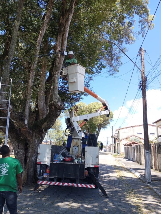 WhatsApp Image 2025-09-20 at 15.06.24 Prefeitura de Belmonte reforça compromisso com a população e amplia serviços de iluminação pública 13