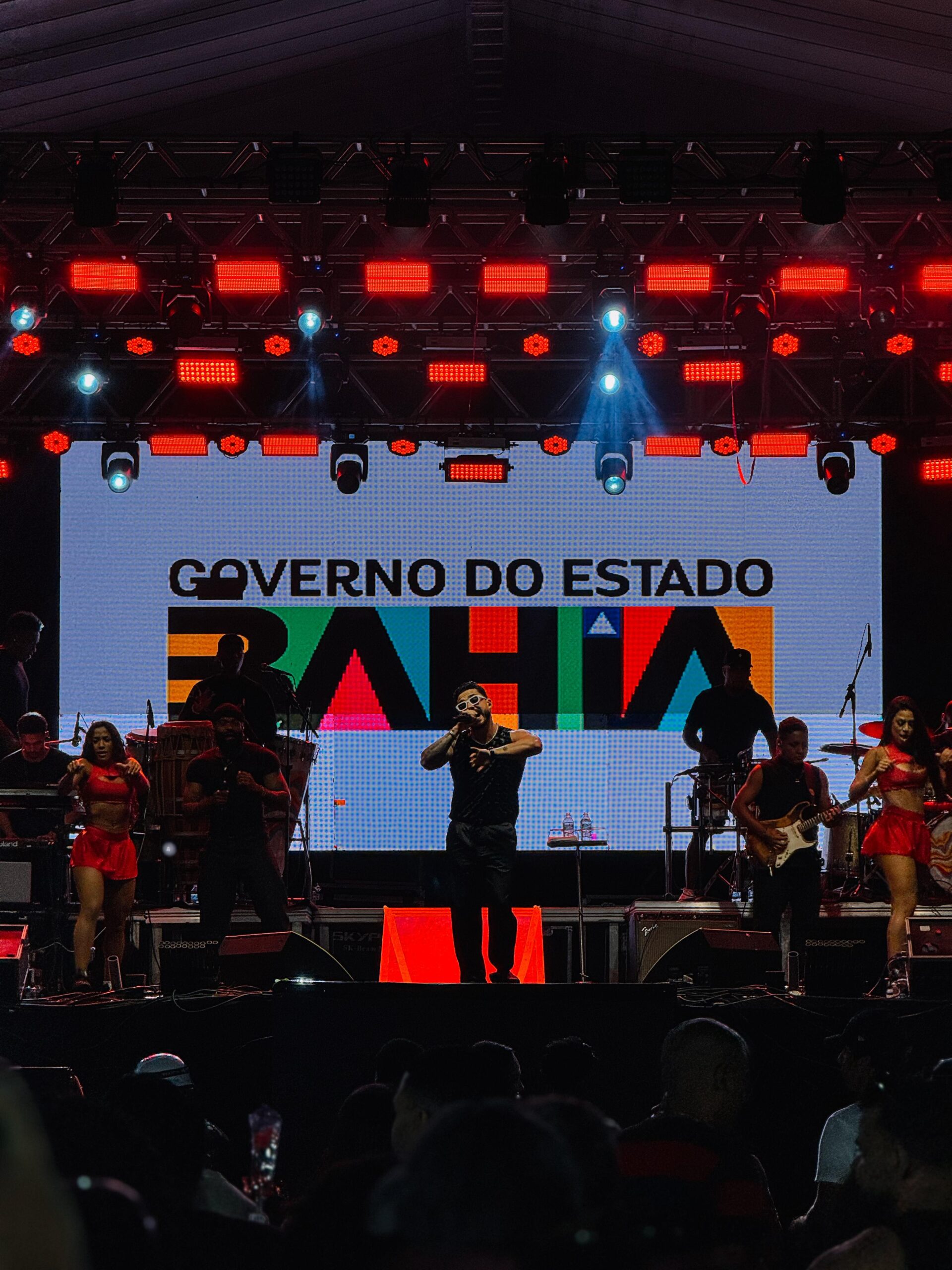 Show de Papazoni lota praça pública de Iramaia 6