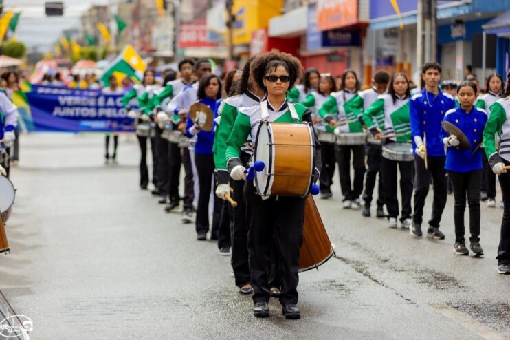 Desfile de 7 de Setembro atrai milhares de pessoas em Eunápolis 515