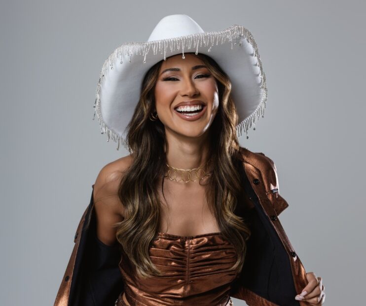 Juliana Moretto lança “Se Prepara pra Sofrer”, nova faixa de seu DVD gravado em São Paulo Juliana Moretto lança “Se Prepara pra Sofrer”, nova faixa de seu DVD gravado em São Paulo 4