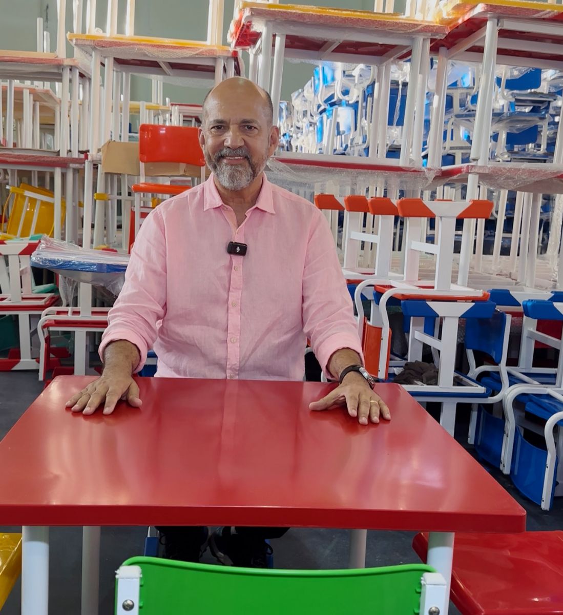 Prefeito Robério celebra o Dia das Crianças anunciando entrega de mobiliário e construção de novas escolas em Eunápolis 73