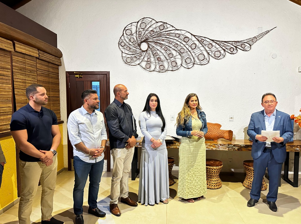 Presidente da ABIH Nacional recebe Título de Cidadão de Porto Seguro em noite especial 4