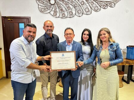 Presidente da ABIH Nacional recebe Título de Cidadão de Porto Seguro em noite especial 4