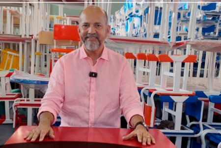 Prefeito Robério celebra o Dia das Crianças anunciando entrega de mobiliário e construção de novas escolas em Eunápolis 11