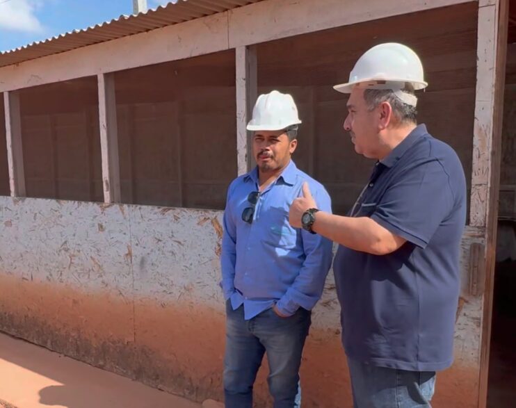 Prefeito Iêdo Elias vistoria novo Colégio Modelo em Barrolândia Prefeito Iêdo Elias vistoria novo Colégio Modelo em Barrolândia 4
