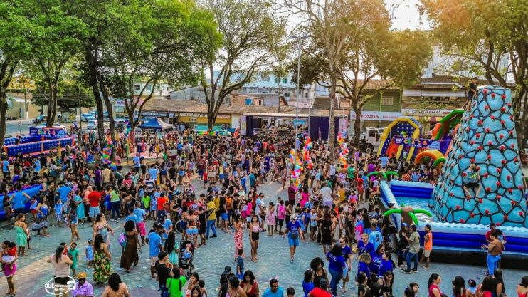 DIA DA CRIANÇA 16 Prefeitura de Eunápolis celebra o Dia das Crianças com grande festa e Praça lotada no Pequi 78