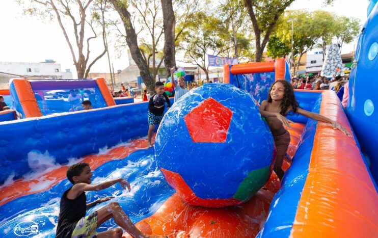 DIA DA CRIANÇA 29 Prefeitura de Eunápolis celebra o Dia das Crianças com grande festa e Praça lotada no Pequi 91