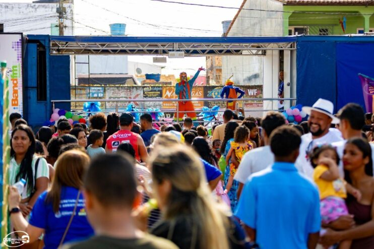 DIA DA CRIANÇA 31 Prefeitura de Eunápolis celebra o Dia das Crianças com grande festa e Praça lotada no Pequi 93