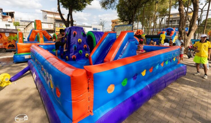 DIA DA CRIANÇA 32 Prefeitura de Eunápolis celebra o Dia das Crianças com grande festa e Praça lotada no Pequi 94