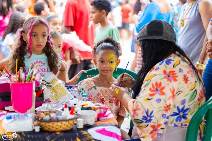 DIA DA CRIANÇA Prefeitura de Eunápolis celebra o Dia das Crianças com grande festa e Praça lotada no Pequi 100