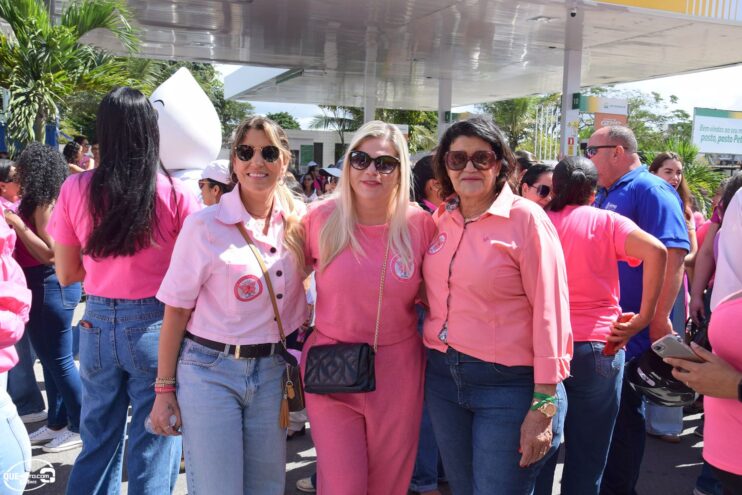 Prefeitura de Eunápolis inicia Campanha Outubro Rosa com caminhada de conscientização 42