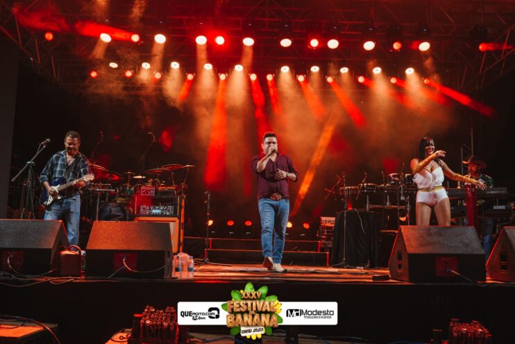 DSC_0485 Diego e Victor Hugo animam a primeira noite do Festival da Banana 2025 13