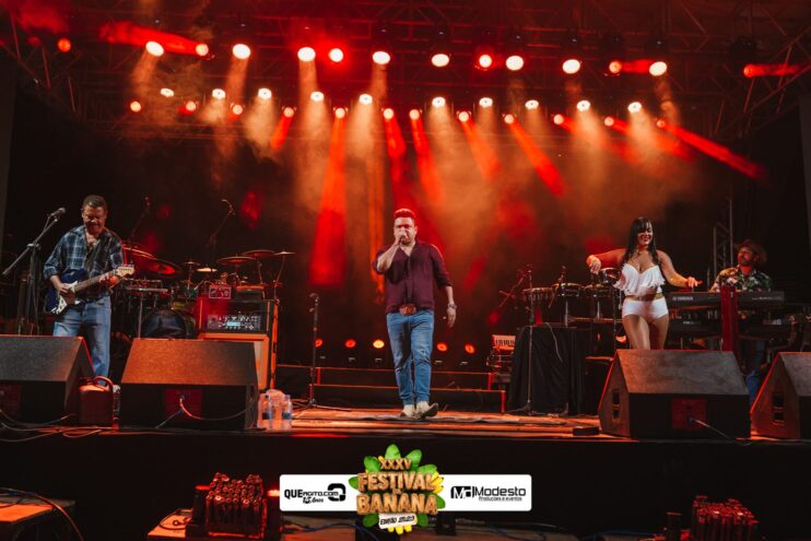 DSC_0486 Diego e Victor Hugo animam a primeira noite do Festival da Banana 2025 14