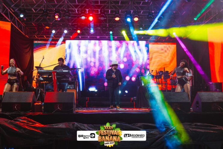 DSC_0920 Diego e Victor Hugo animam a primeira noite do Festival da Banana 2025 300
