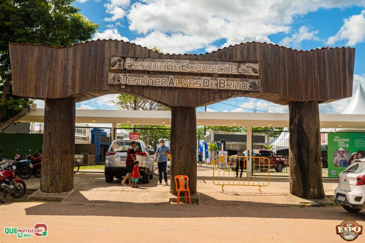 Mari Fernandez leva o público ao delírio na segunda noite da Expo Teixeira 2025 38