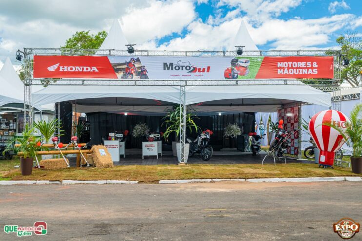 DSC_3531 Mari Fernandez leva o público ao delírio na segunda noite da Expo Teixeira 2025 40