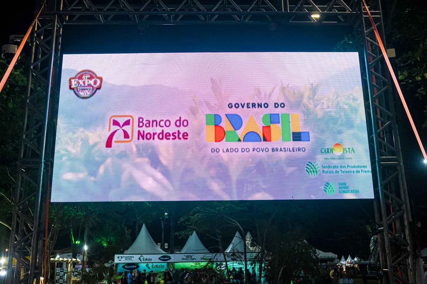 Danilo e Davi, Sinho Ferrary e Kaelzinho Ferraz agitam a terceira noite da Expo Teixeira 2025 14