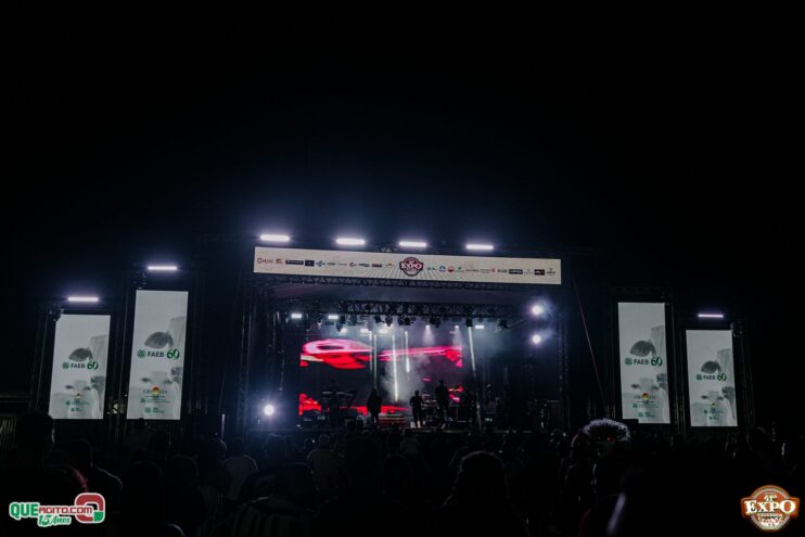 DSC_3910 Mari Fernandez leva o público ao delírio na segunda noite da Expo Teixeira 2025 204