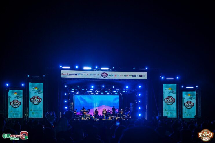 DSC_3957 Mari Fernandez leva o público ao delírio na segunda noite da Expo Teixeira 2025 224