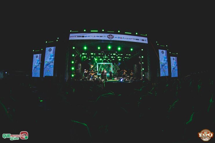 DSC_4016 Mari Fernandez leva o público ao delírio na segunda noite da Expo Teixeira 2025 268