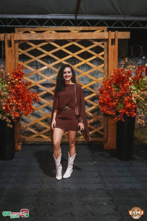 DSC_4028 Mari Fernandez leva o público ao delírio na segunda noite da Expo Teixeira 2025 276