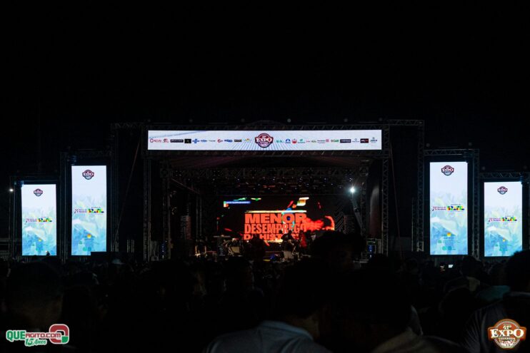 DSC_4214 Mari Fernandez leva o público ao delírio na segunda noite da Expo Teixeira 2025 721